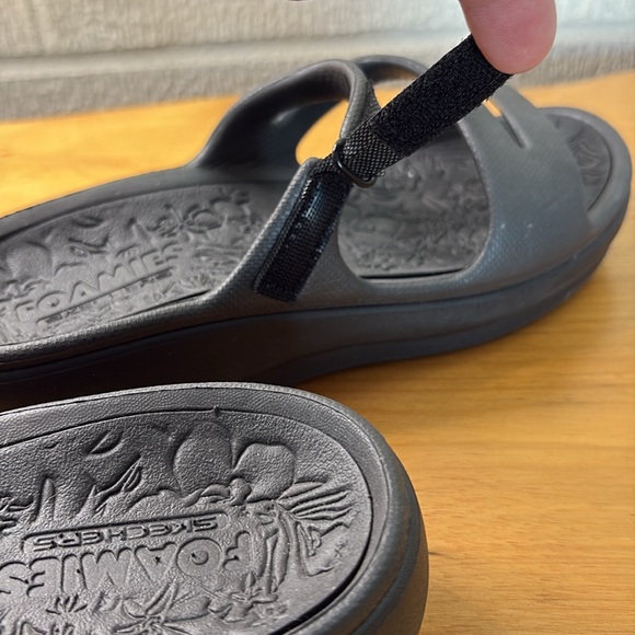 Skechers FOAMIES Black Women's 6 Arch Fit Ascend Sweat Pea Slides Sandals - Picture 10 of 11